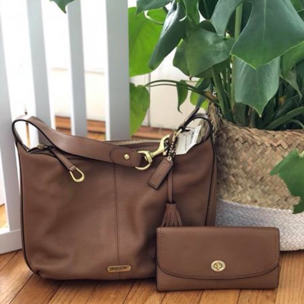 BNWT-Coach Avery Leather purse and Wallet